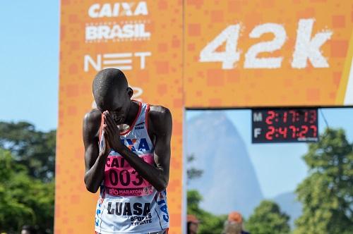  Elijah Kipkemei venceu em 2016 / Foto: Pedro Martins/Divulgação Maratona do Rio​